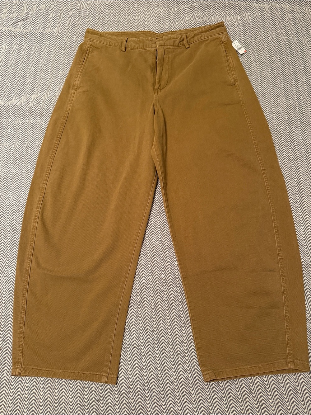 Women's Gap Barrel-Leg Chino Pants in Brown